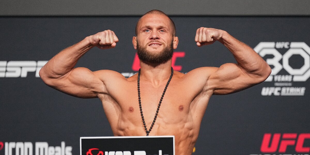 Физиев нокаутировал Торреса в главном бою турнира UFC в Баку