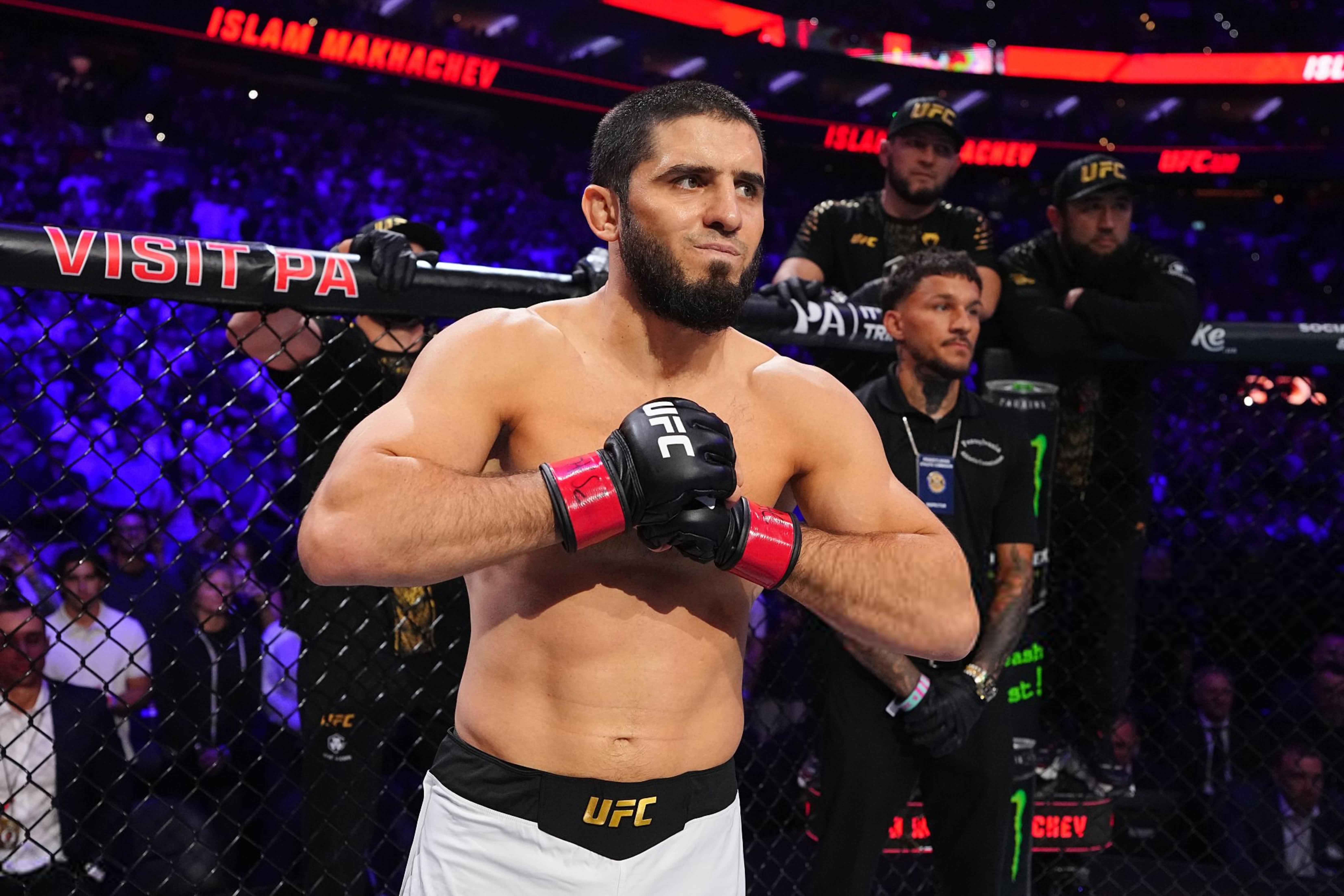 Махачев оценил предстоящий бой с Гэрри на UFC 330