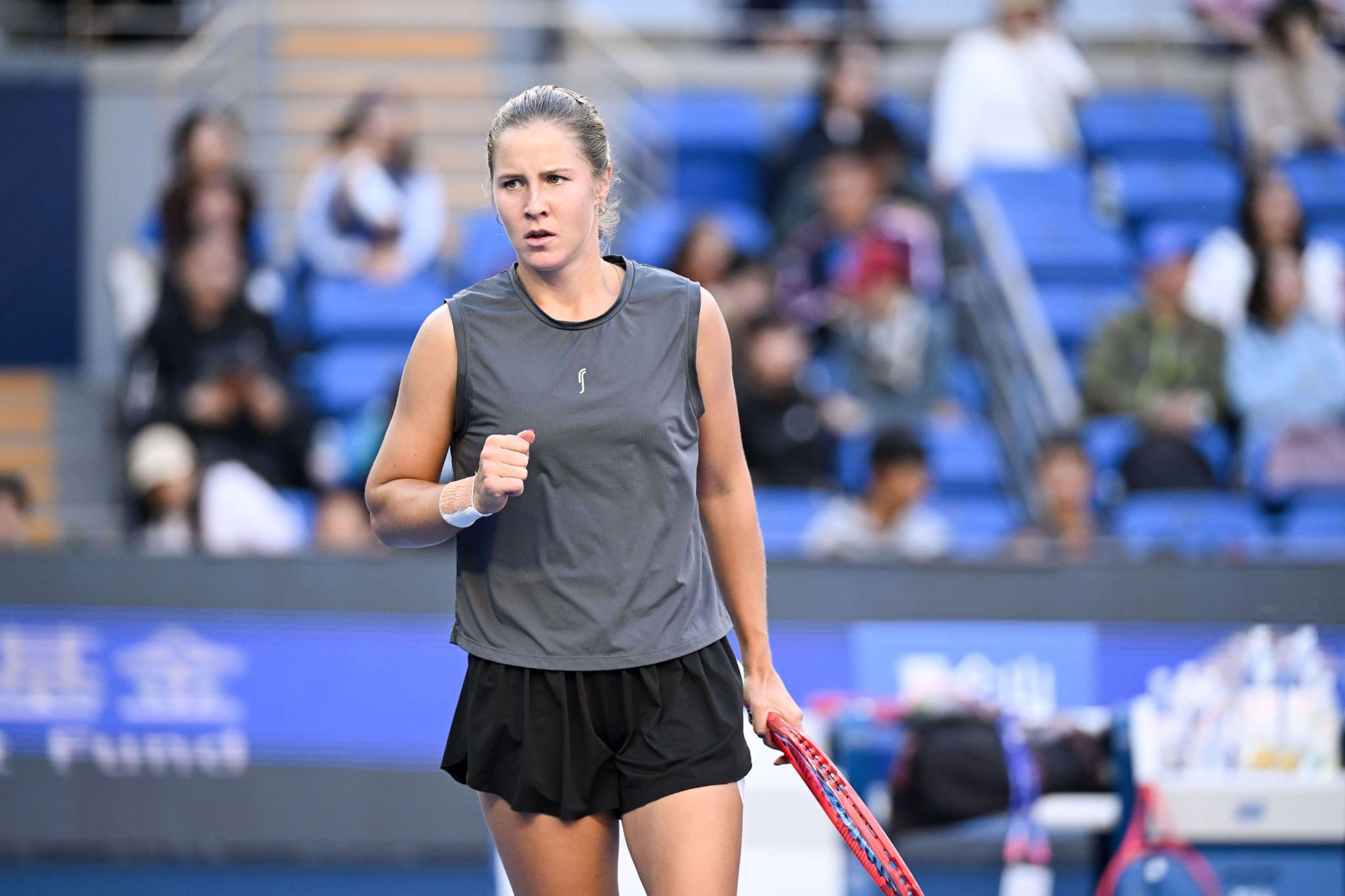 Захарова уступила Бенчич на турнире WTA 1000 в Пекине